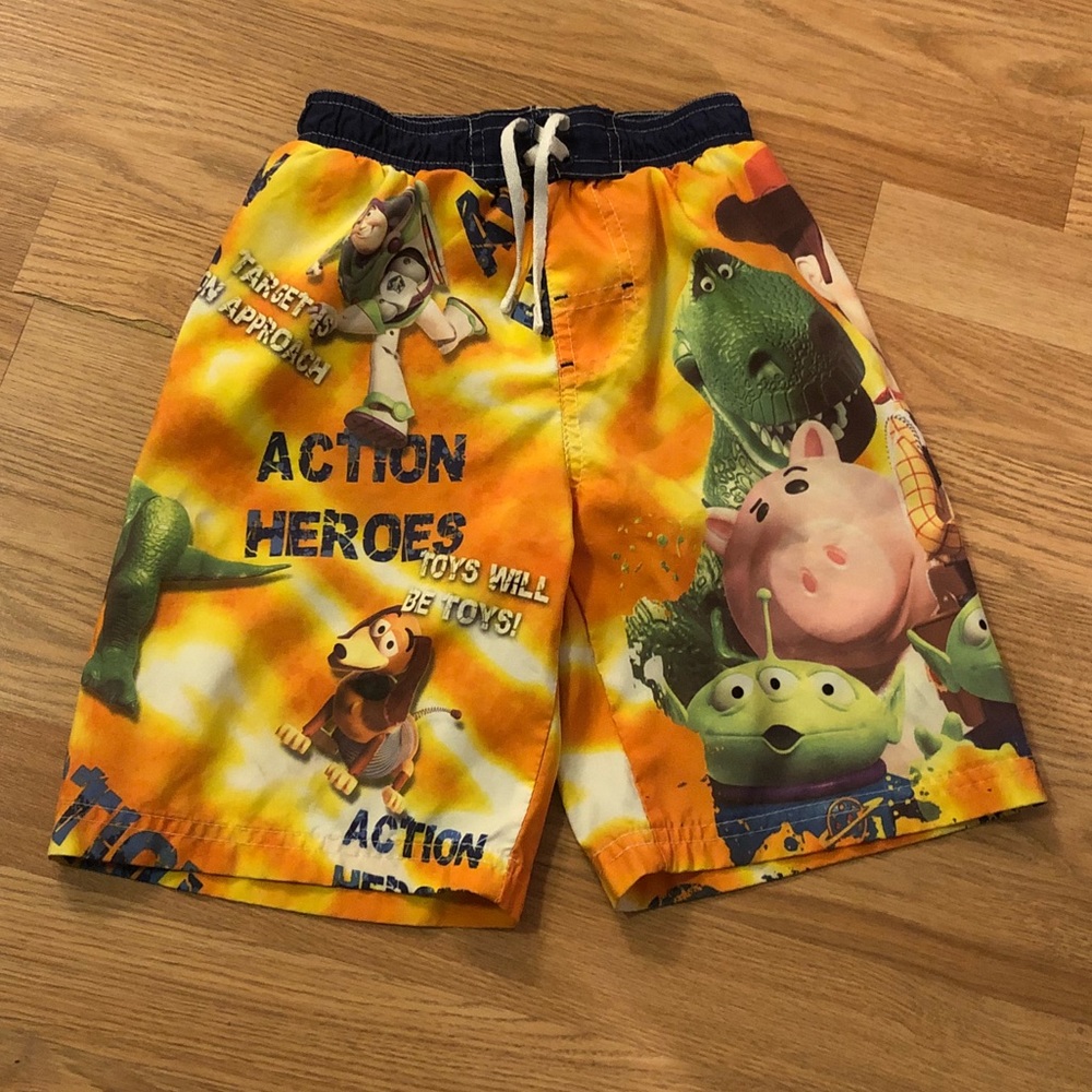 🛍Boys Toy Story 4/5 lined swim trunks🛍